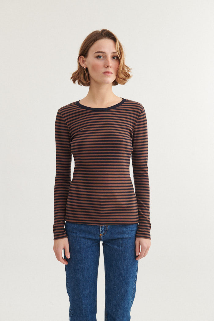 Basic Apparel Ludmilla LS Tee T-shirts 692 Carafe / Black